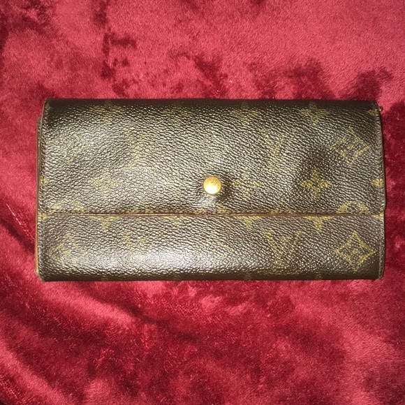 Louis Vuitton Handbags - Vintage Louis Vuitton Sarah Wallet